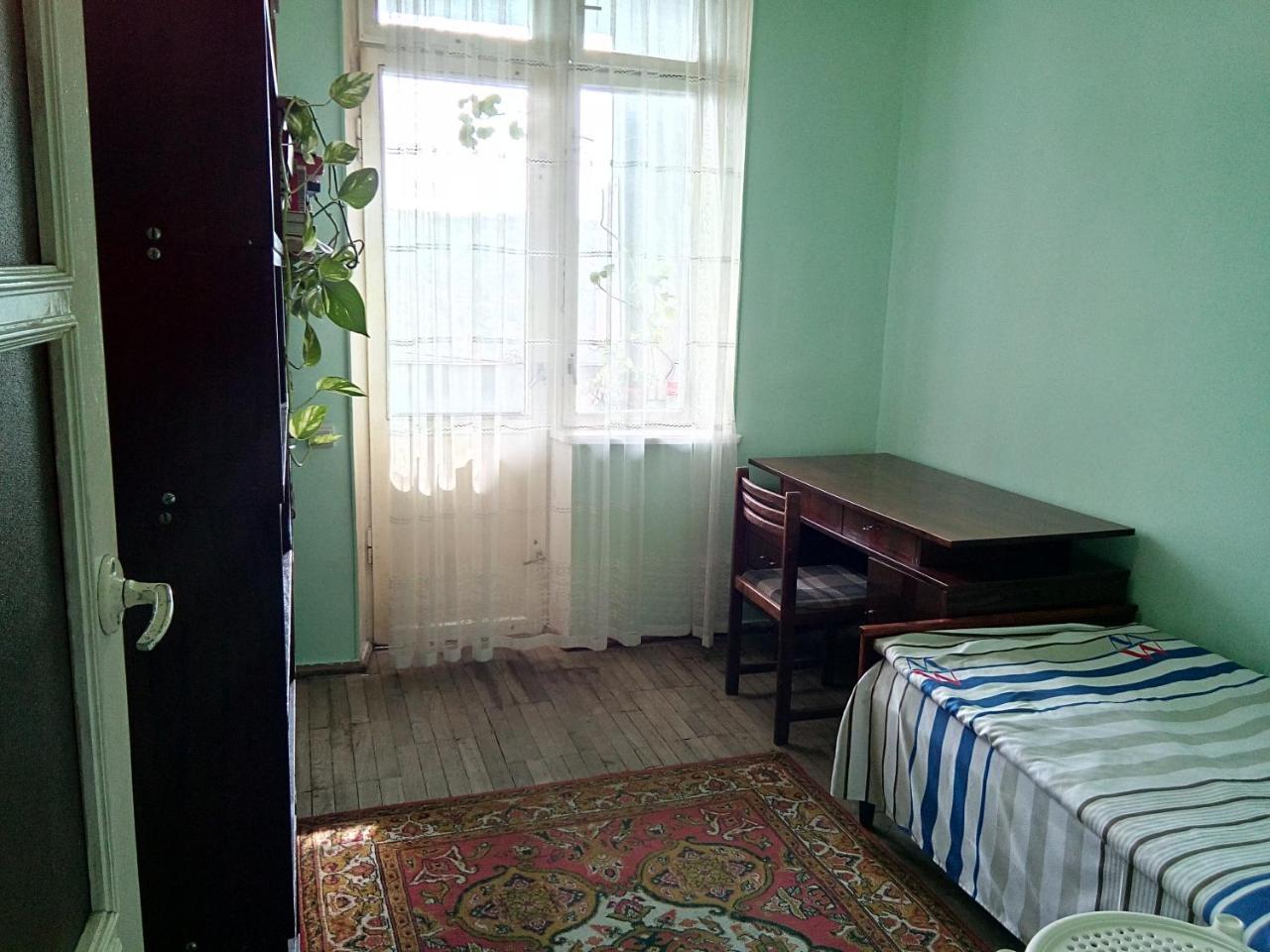 יירבאן Room In The Centre מראה חיצוני תמונה
