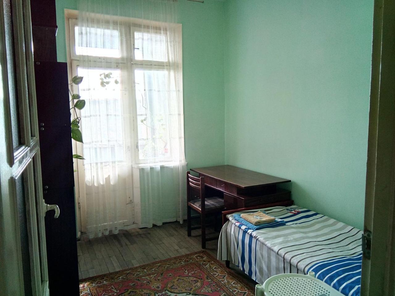 יירבאן Room In The Centre מראה חיצוני תמונה