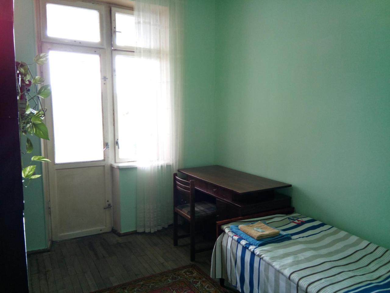 יירבאן Room In The Centre מראה חיצוני תמונה