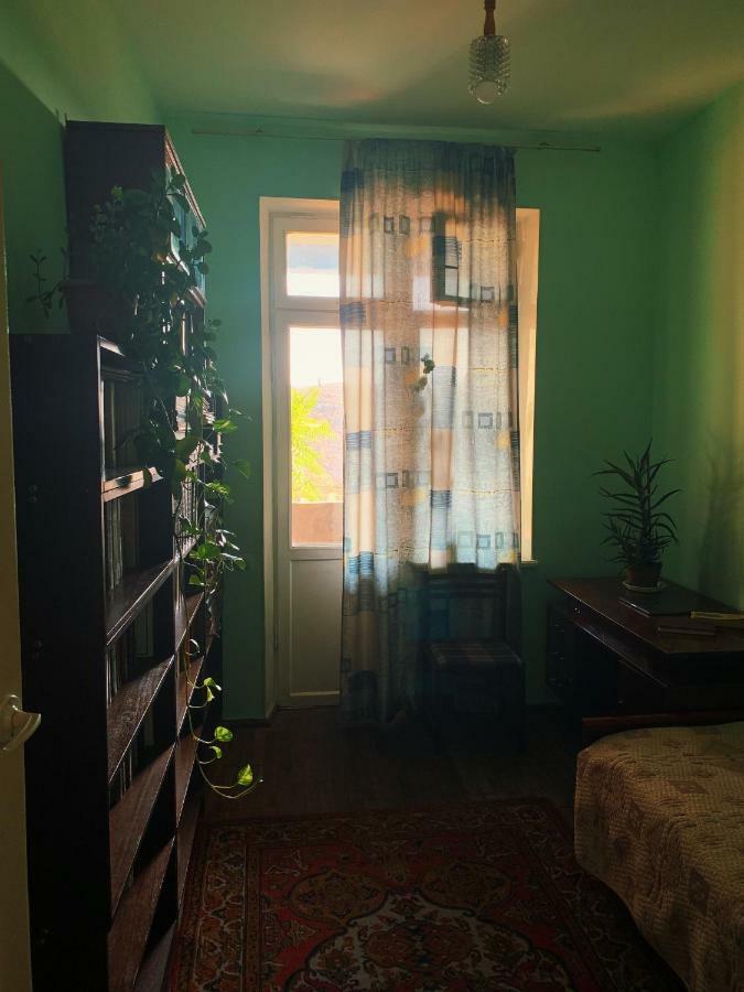יירבאן Room In The Centre מראה חיצוני תמונה